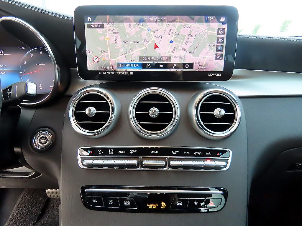 Mercedes Benz GLC Class - Vista 12