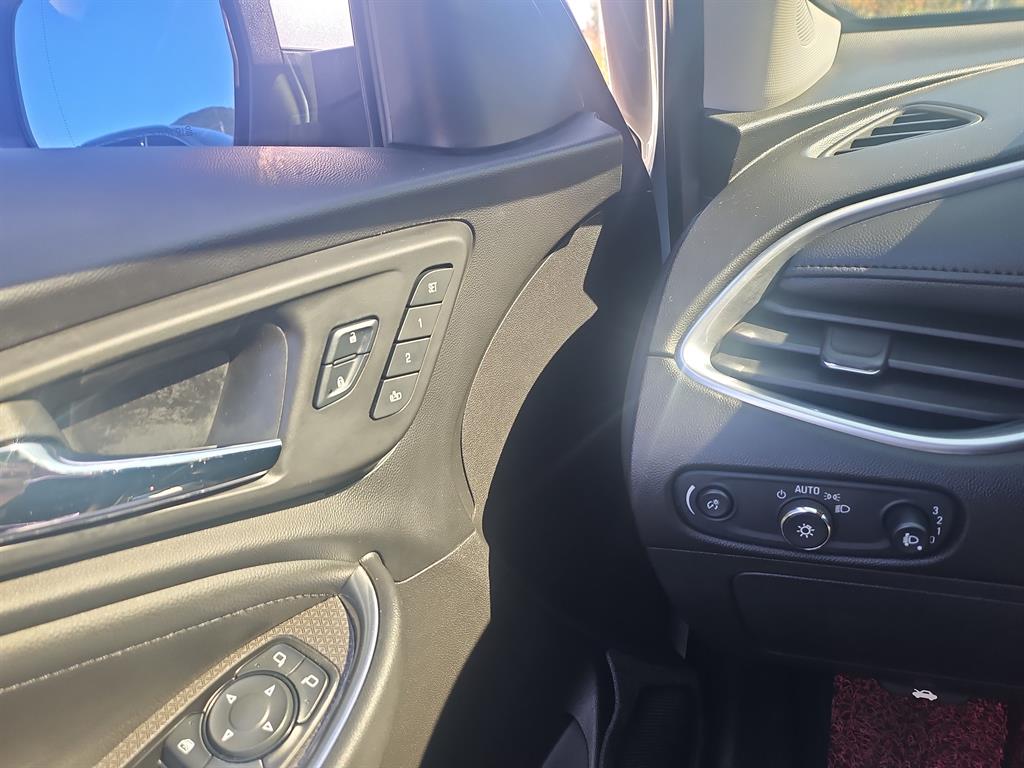 Chevrolet Malibu - Vista 10