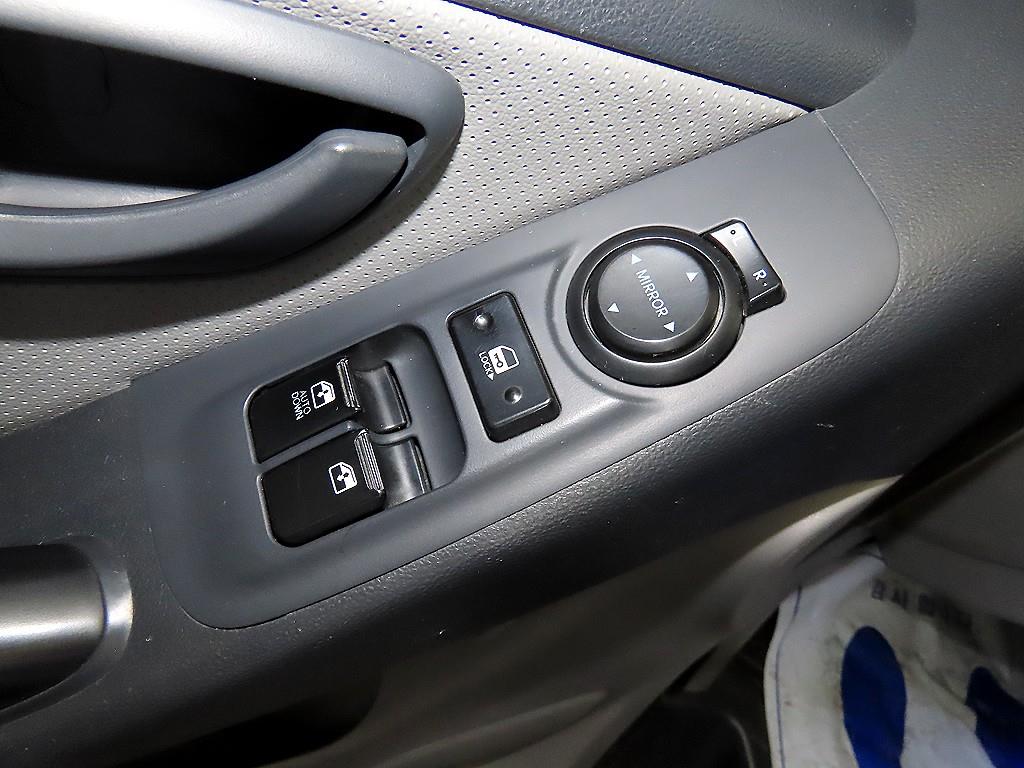 HYUNDAI Starex 2015 Gris - Importación desde Corea - HF Imports Iquique - Foto 13