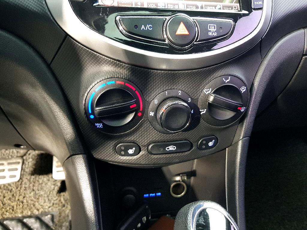 HYUNDAI Accent 2012 Blanco - Importación desde Corea - HF Imports Iquique - Foto 13