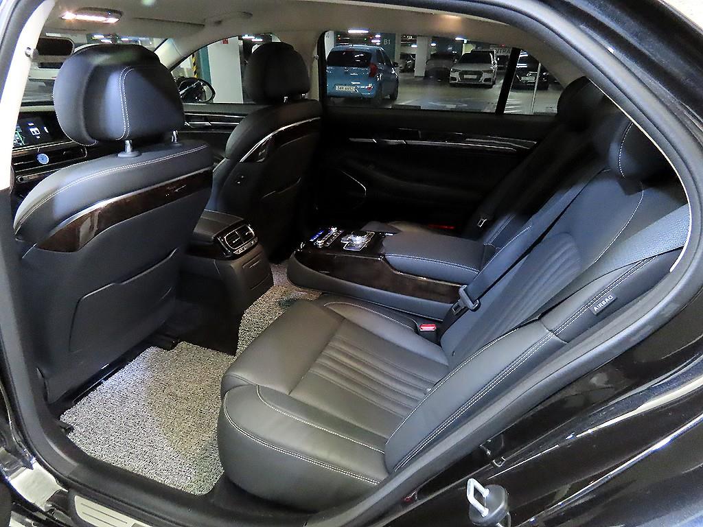 Genesis G90 - Vista 7