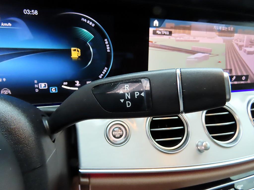 Mercedes Benz E class - Vista 10