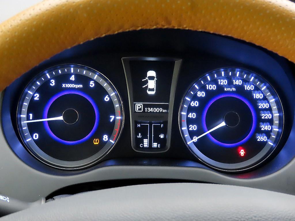 HYUNDAI Grandeur - Vista 6