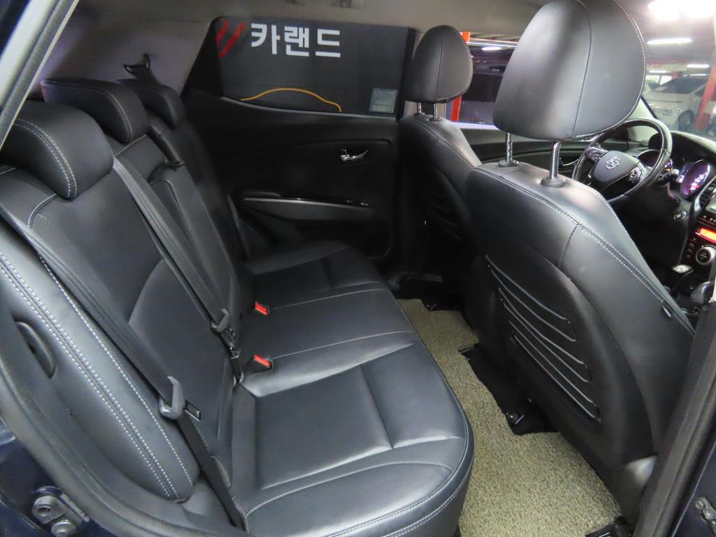 Ssangyong Tivoli - Vista 6