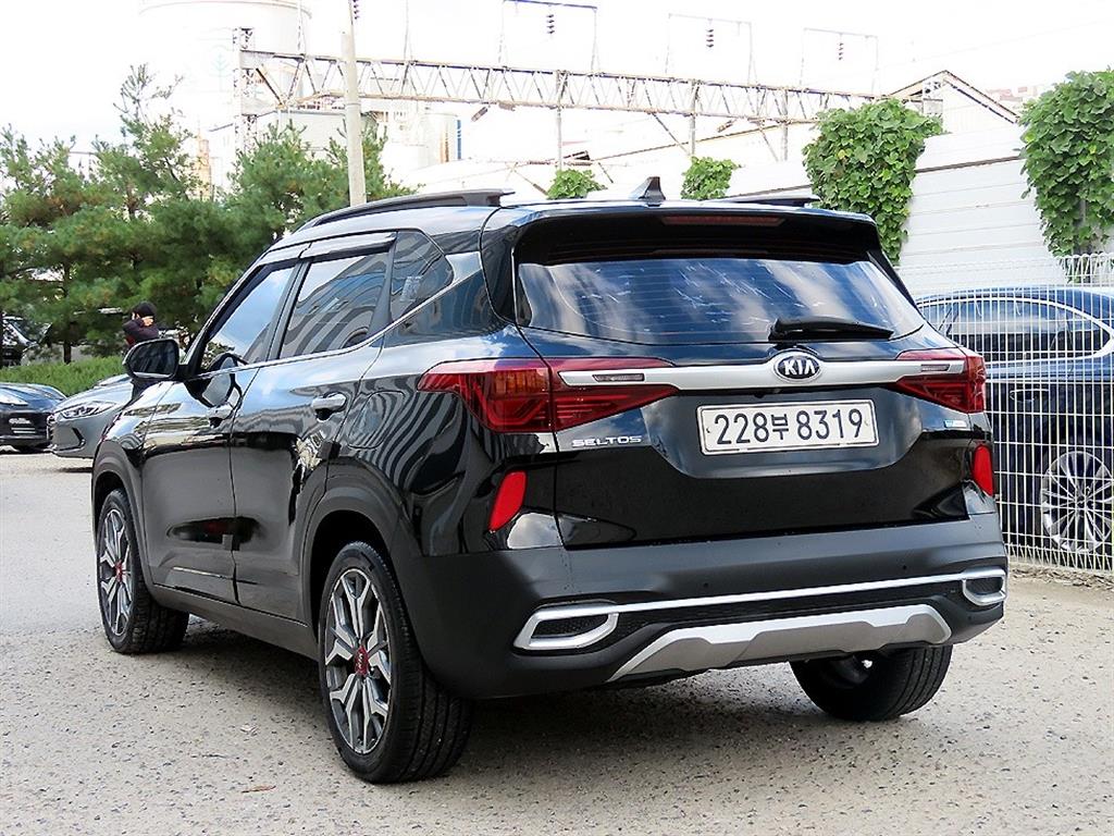 KIA Seltos - Vista 3