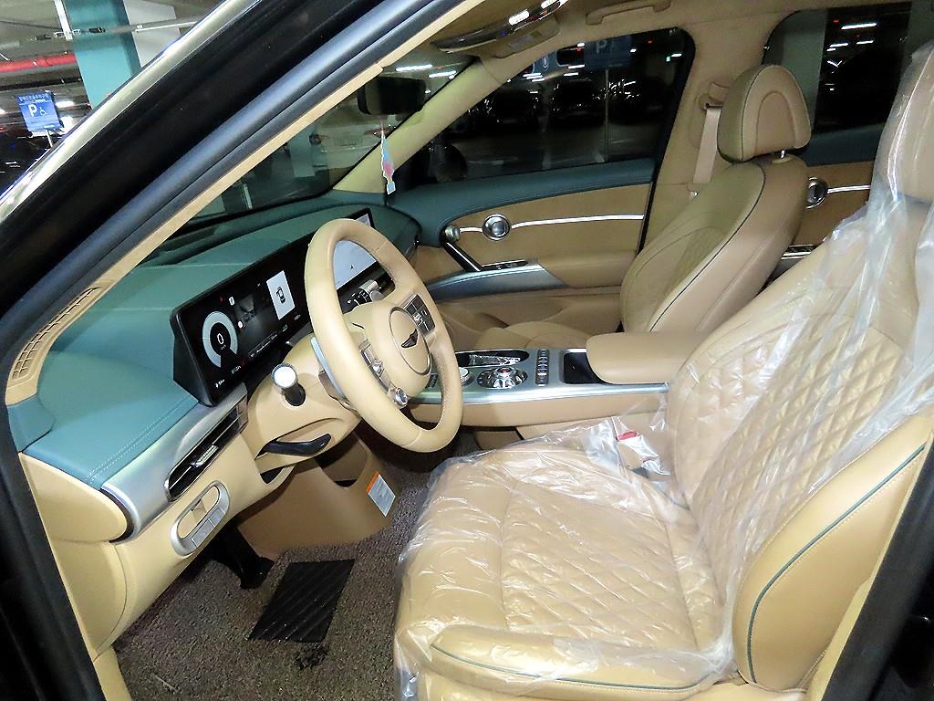 Genesis GV60 - Vista 6