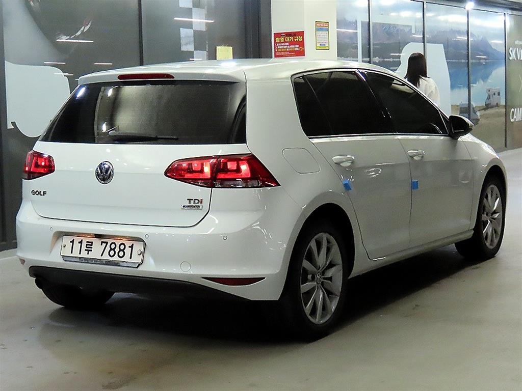 Volkswagen Golf - Vista 4