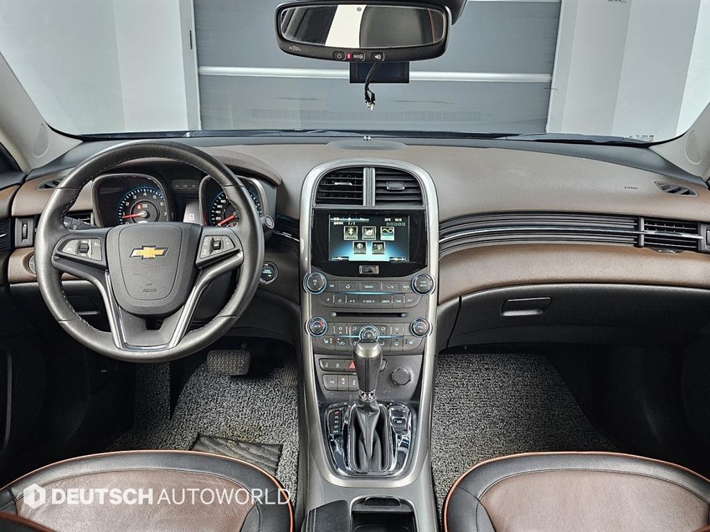 Chevrolet Malibu - Vista 5