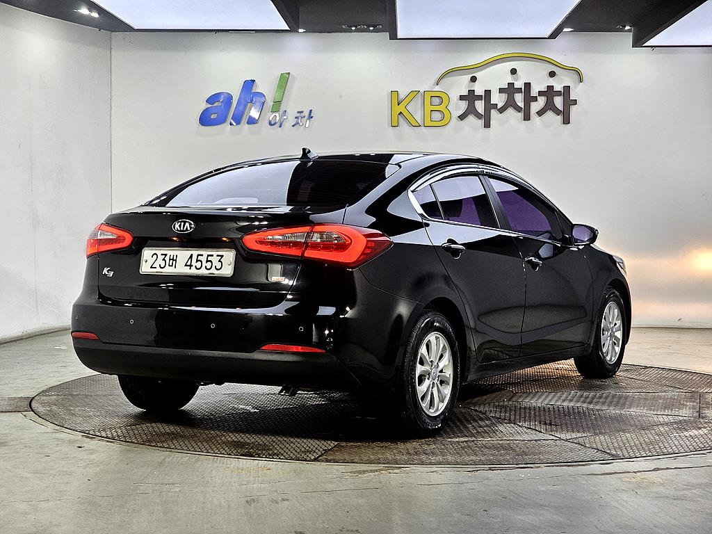 KIA K3 - Vista 4