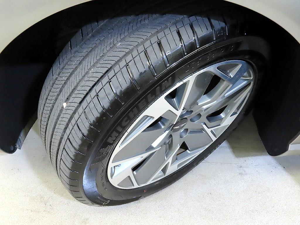 Genesis GV60 2023 Negro - Importación desde Corea - HF Imports Iquique - Foto 20