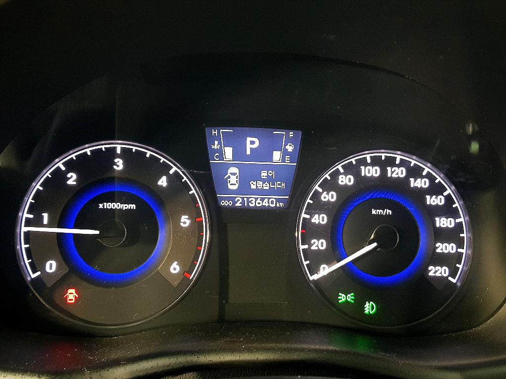 HYUNDAI Accent - Vista 7