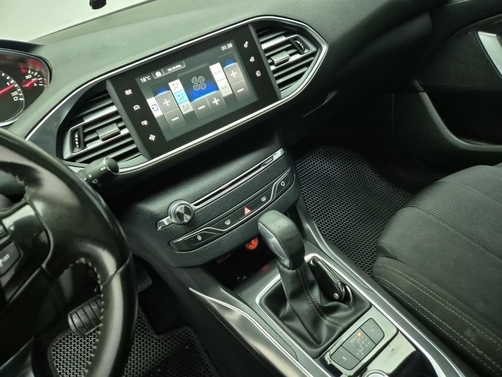 Peugeot 308 - Vista 10