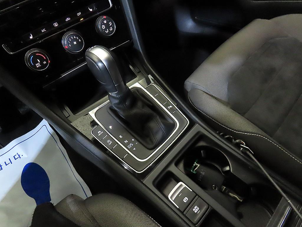 Volkswagen Golf - Vista 12