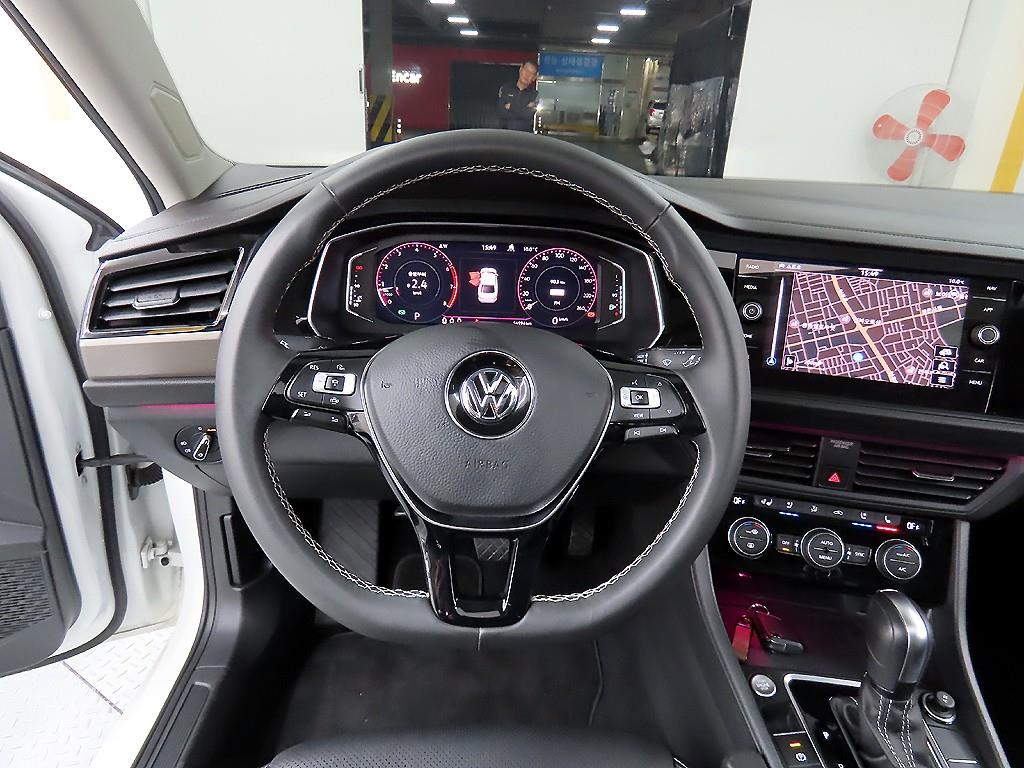 Volkswagen Jetta - Vista 9