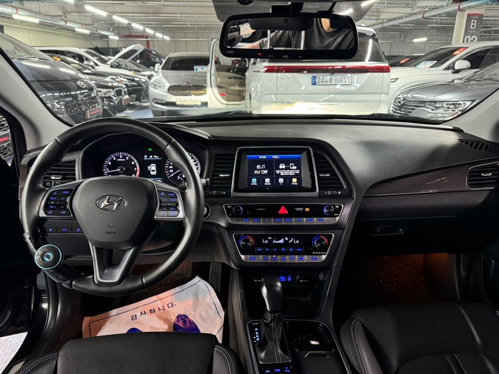 HYUNDAI Sonata - Vista 11