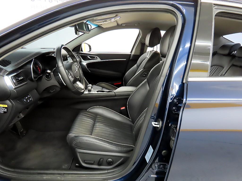 Genesis G70 - Vista 5