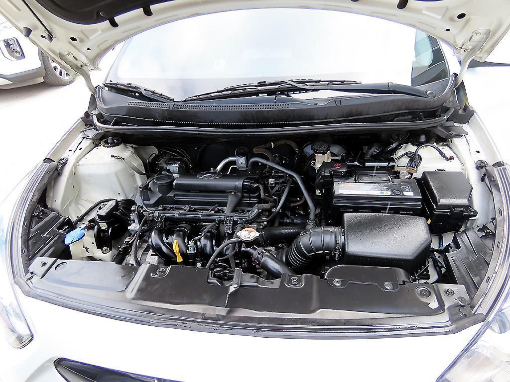 HYUNDAI Accent 2014 Blanco - Importación desde Corea - HF Imports Iquique - Foto 17
