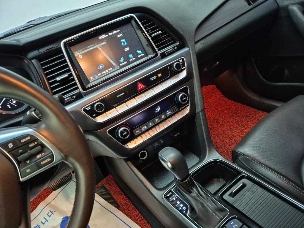 HYUNDAI Sonata - Vista 10