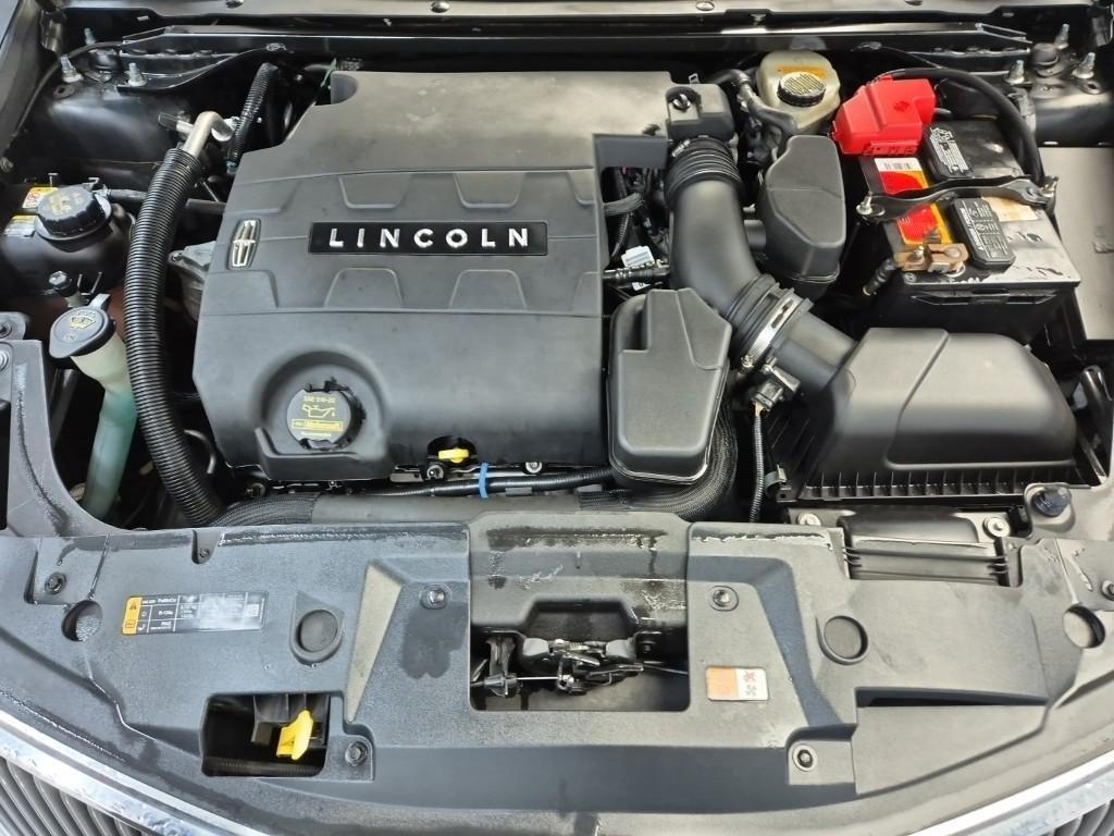 Lincoln MKS - Vista 5