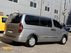 HYUNDAI Starex - Vista 8