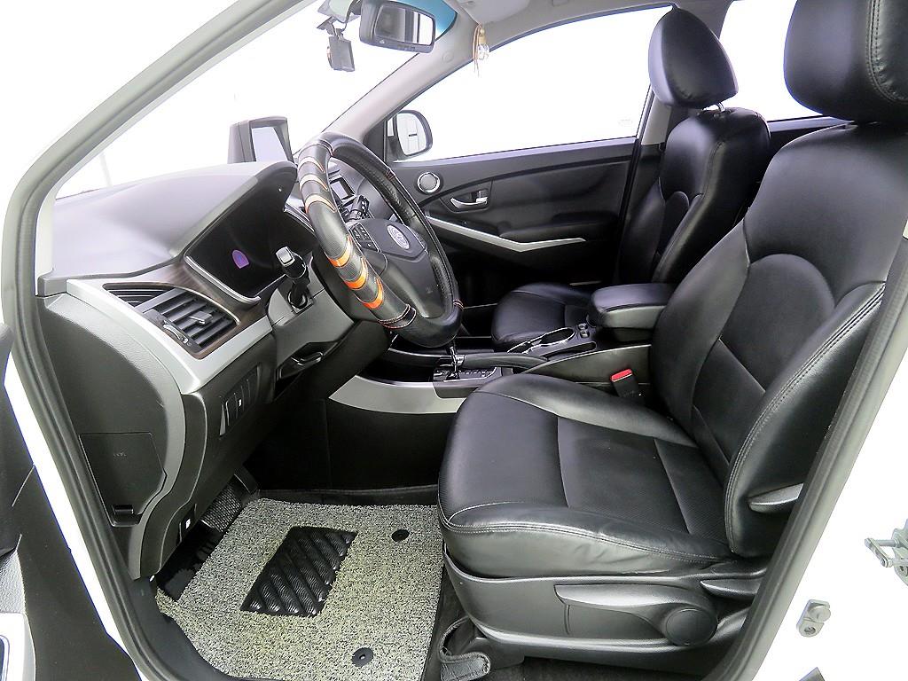 Ssangyong Korando - Vista 6