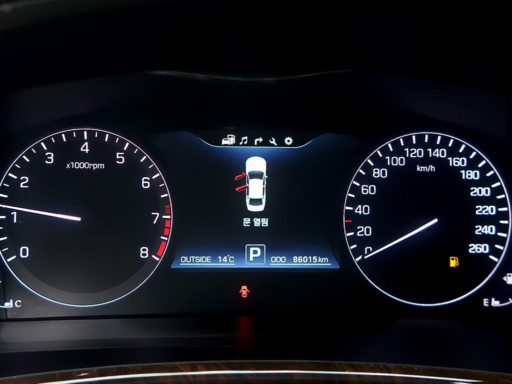 HYUNDAI Equus - Vista 11