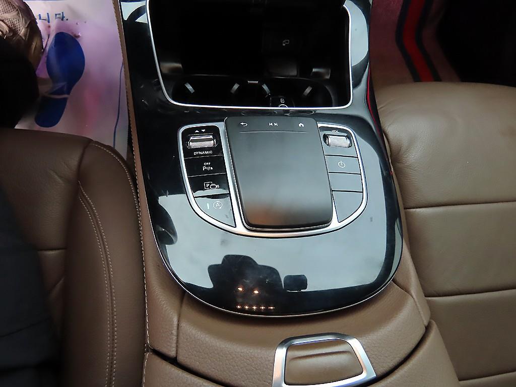 Mercedes Benz E class - Vista 11