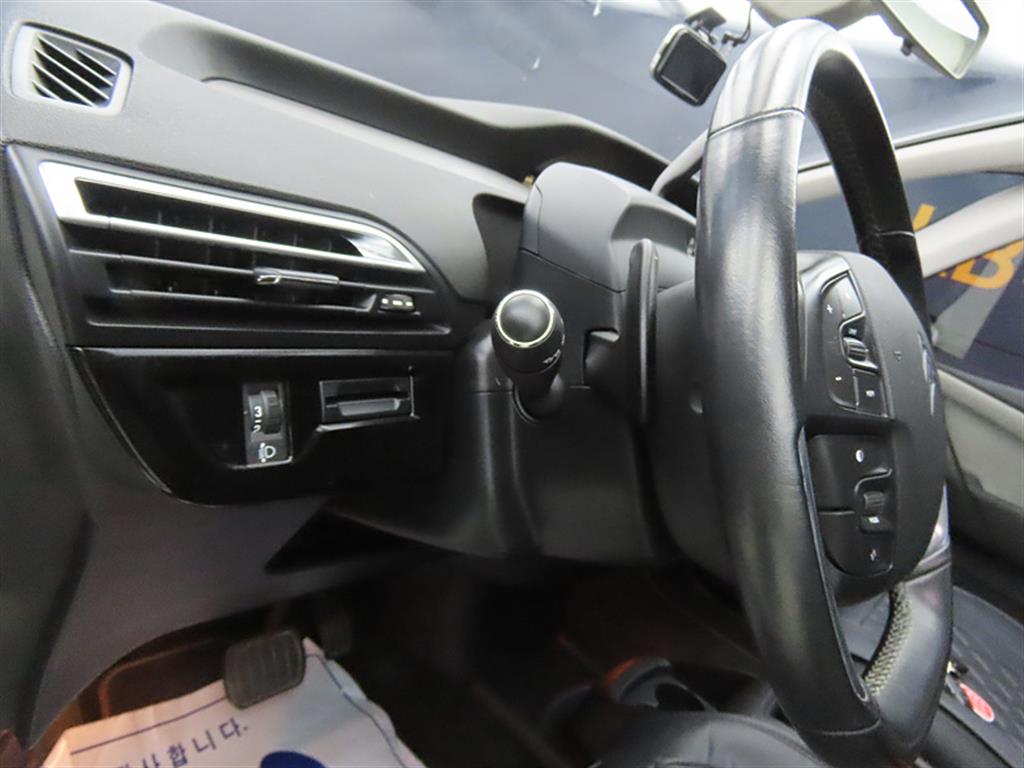 Citroen C4 2017 Blanco - Importación desde Corea - HF Imports Iquique - Foto 13