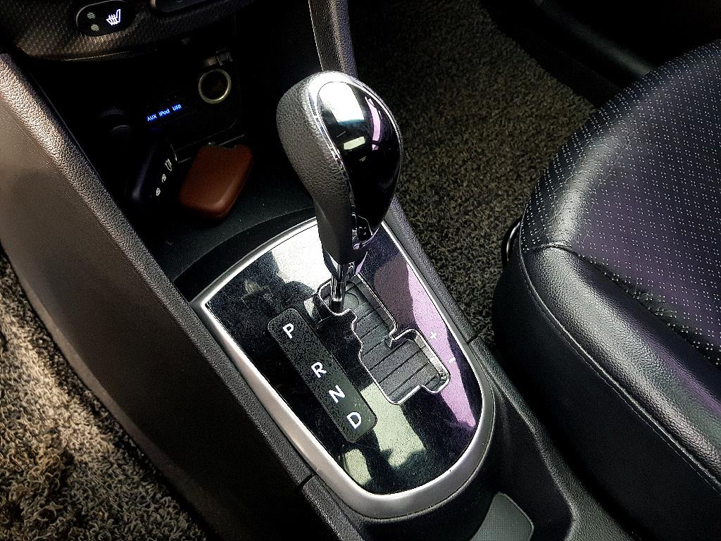 HYUNDAI Accent 2012 Blanco - Importación desde Corea - HF Imports Iquique - Foto 14