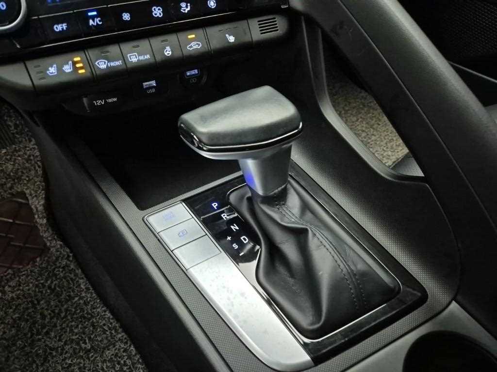 HYUNDAI Avante - Vista 8