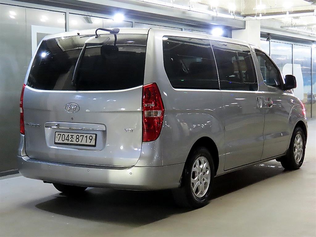 HYUNDAI Starex - Vista 4