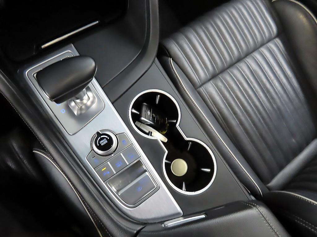 Genesis G70 - Vista 10