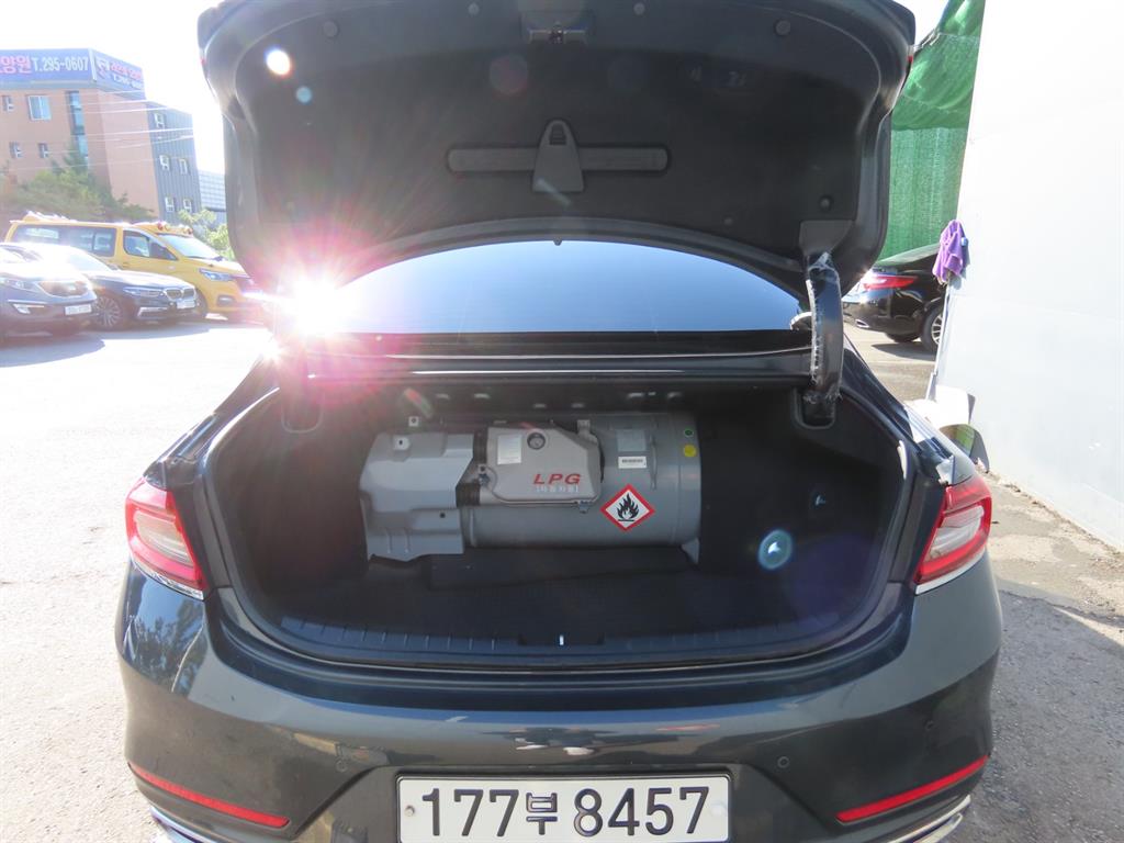 HYUNDAI Grandeur - Vista 11