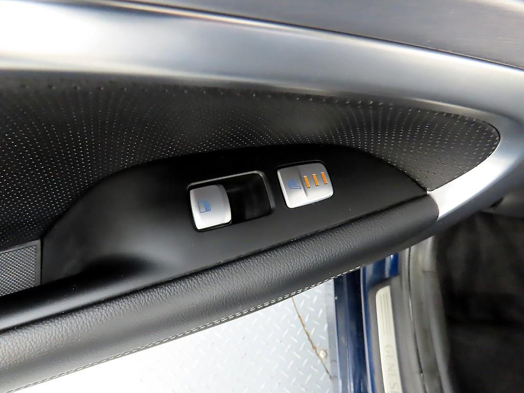 Genesis G70 - Vista 12