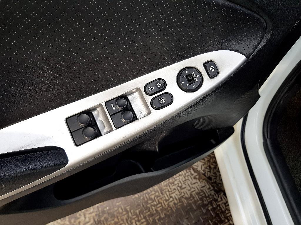 HYUNDAI Accent - Vista 11