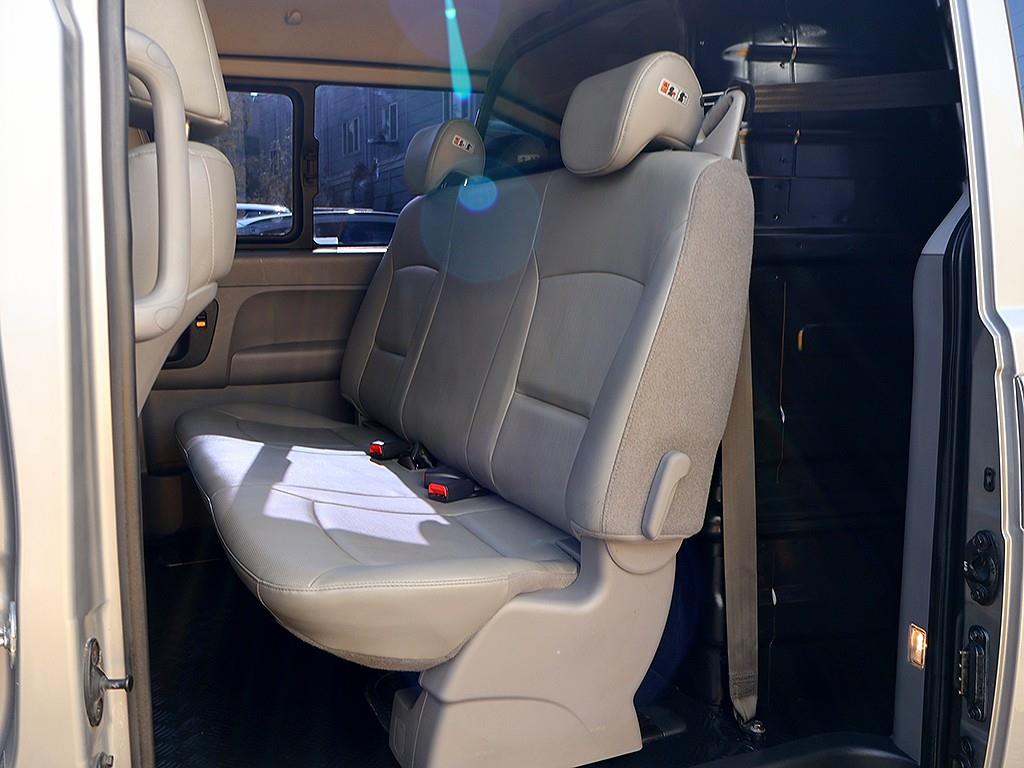 HYUNDAI Starex 2017 Gris - Importación desde Corea - HF Imports Iquique - Foto 12