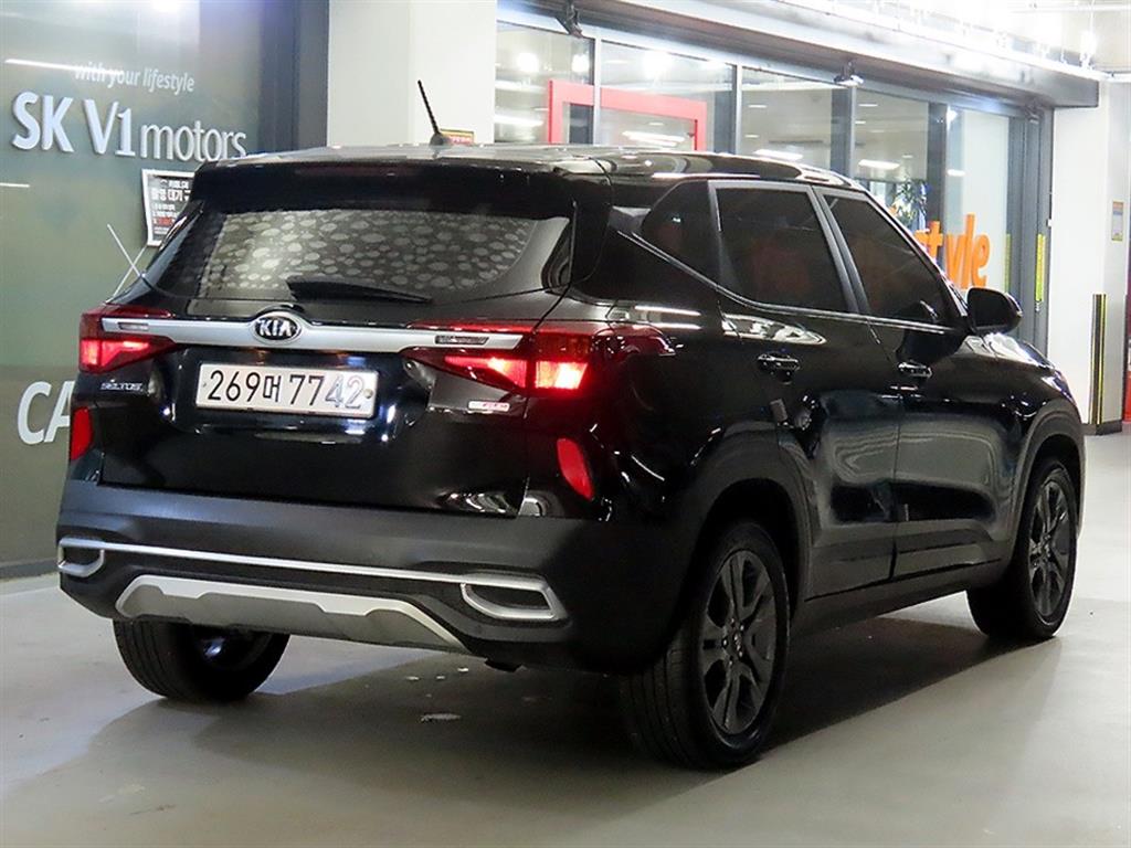 KIA Seltos - Vista 4