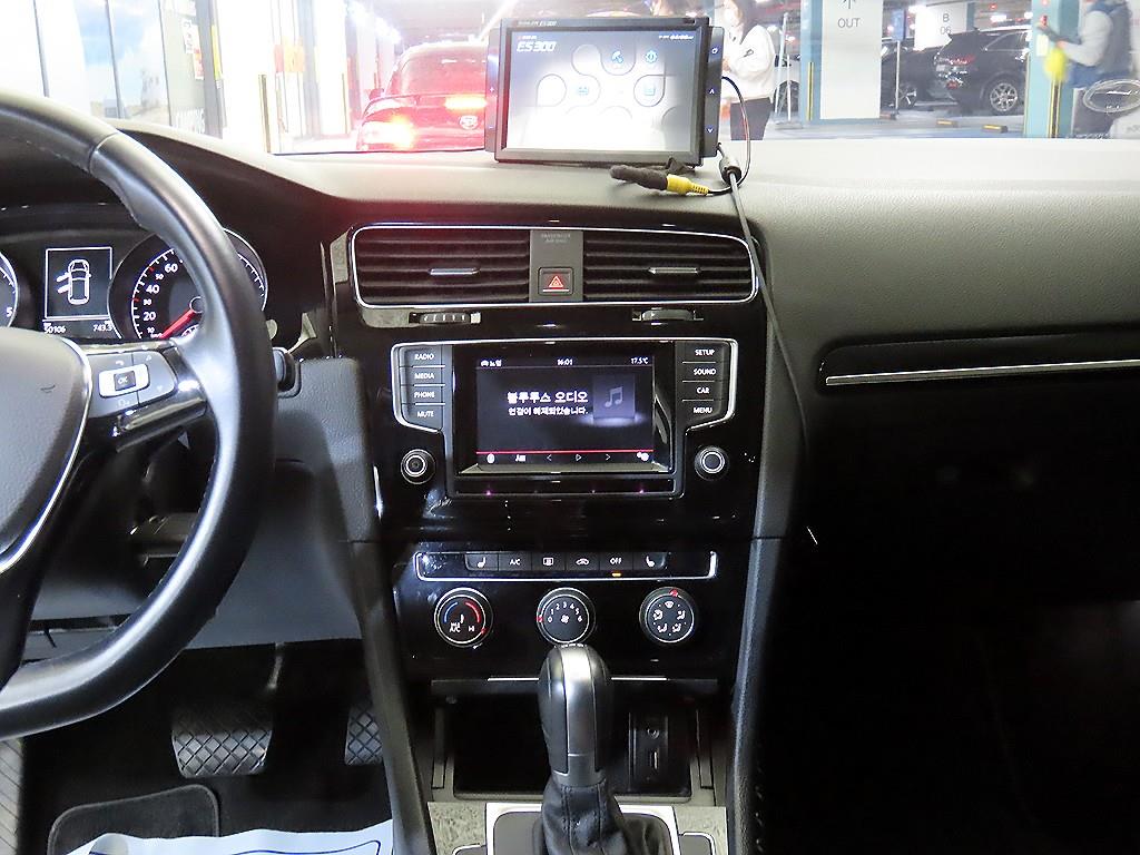 Volkswagen Golf - Vista 11