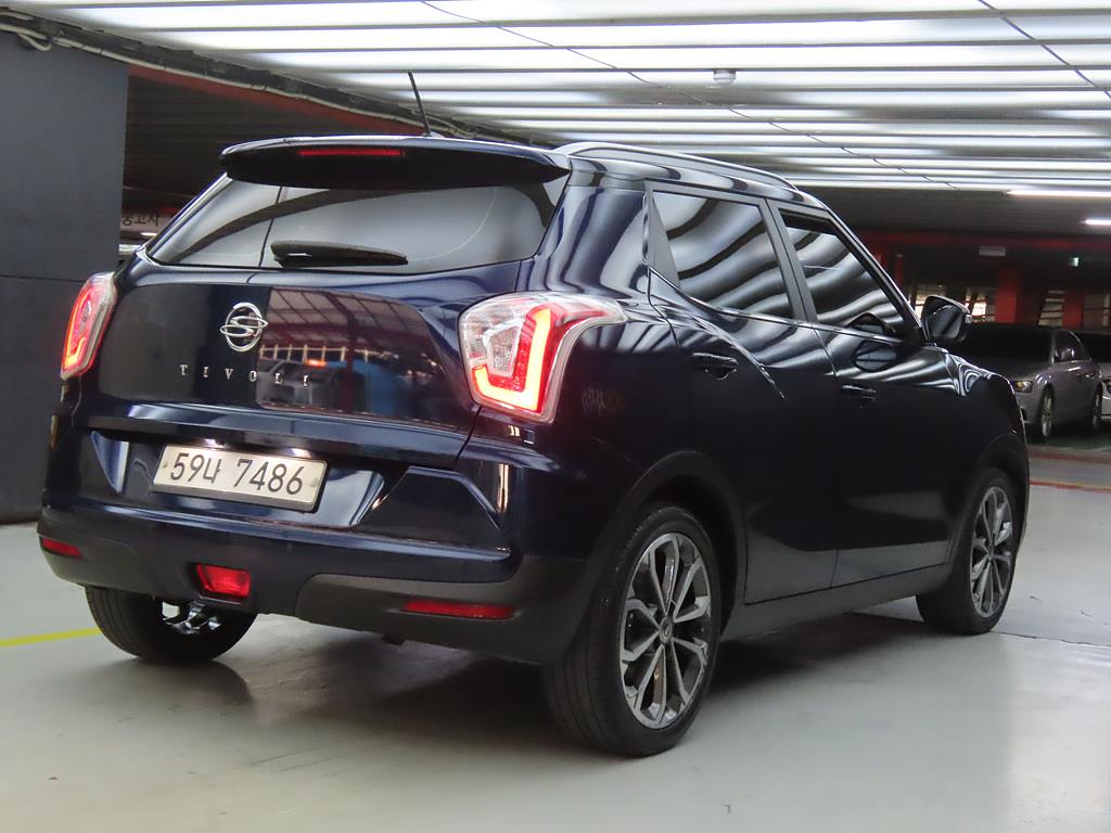 Ssangyong Tivoli - Vista 4