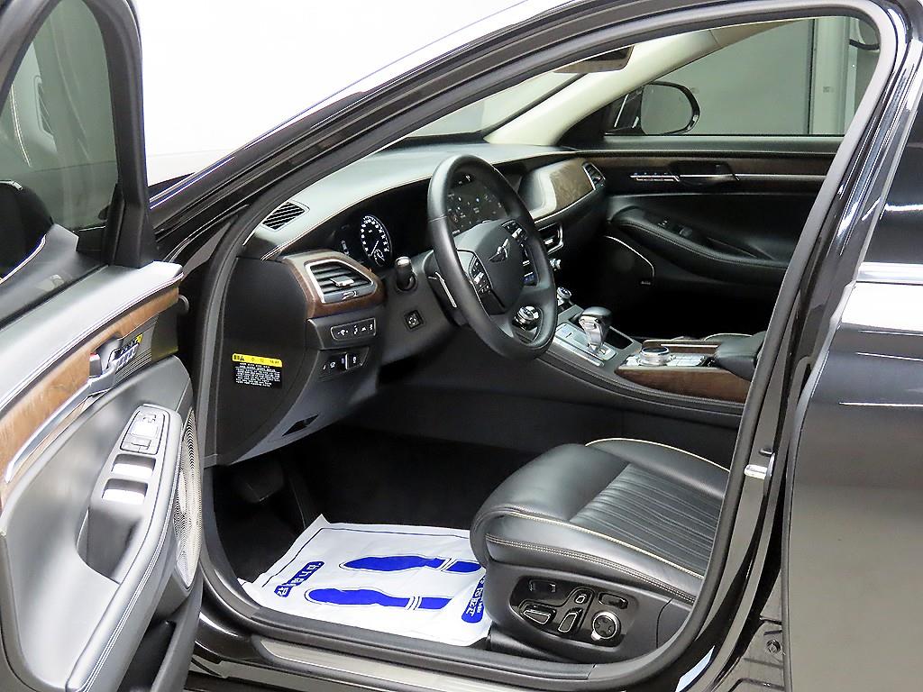 Genesis G90 - Vista 5