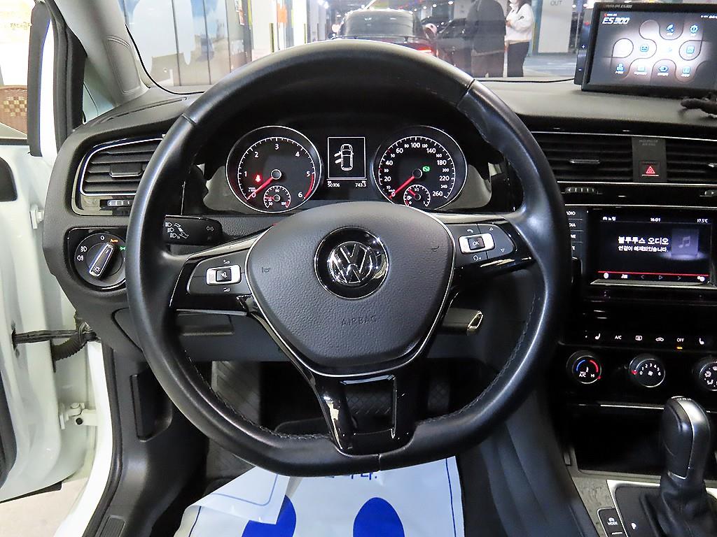 Volkswagen Golf - Vista 8