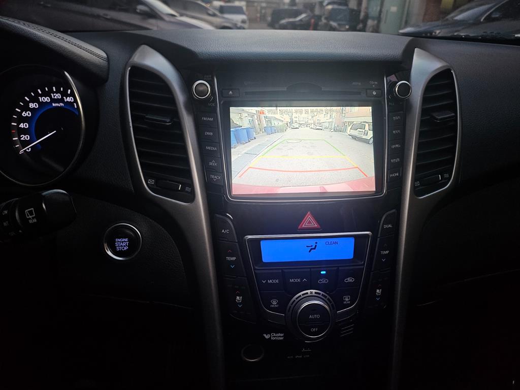 HYUNDAI i30 - Vista 10