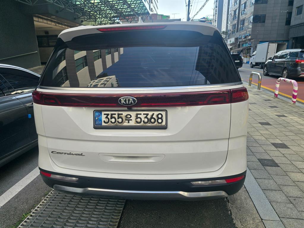 KIA Carnival - Vista 4