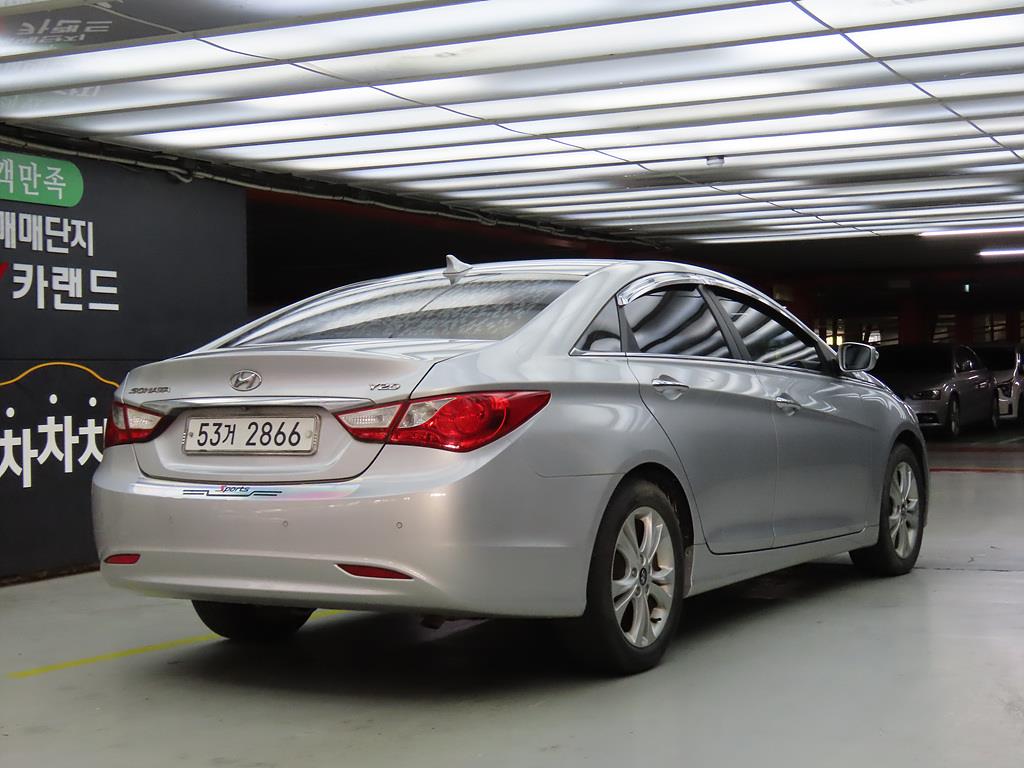 HYUNDAI Sonata - Vista 4