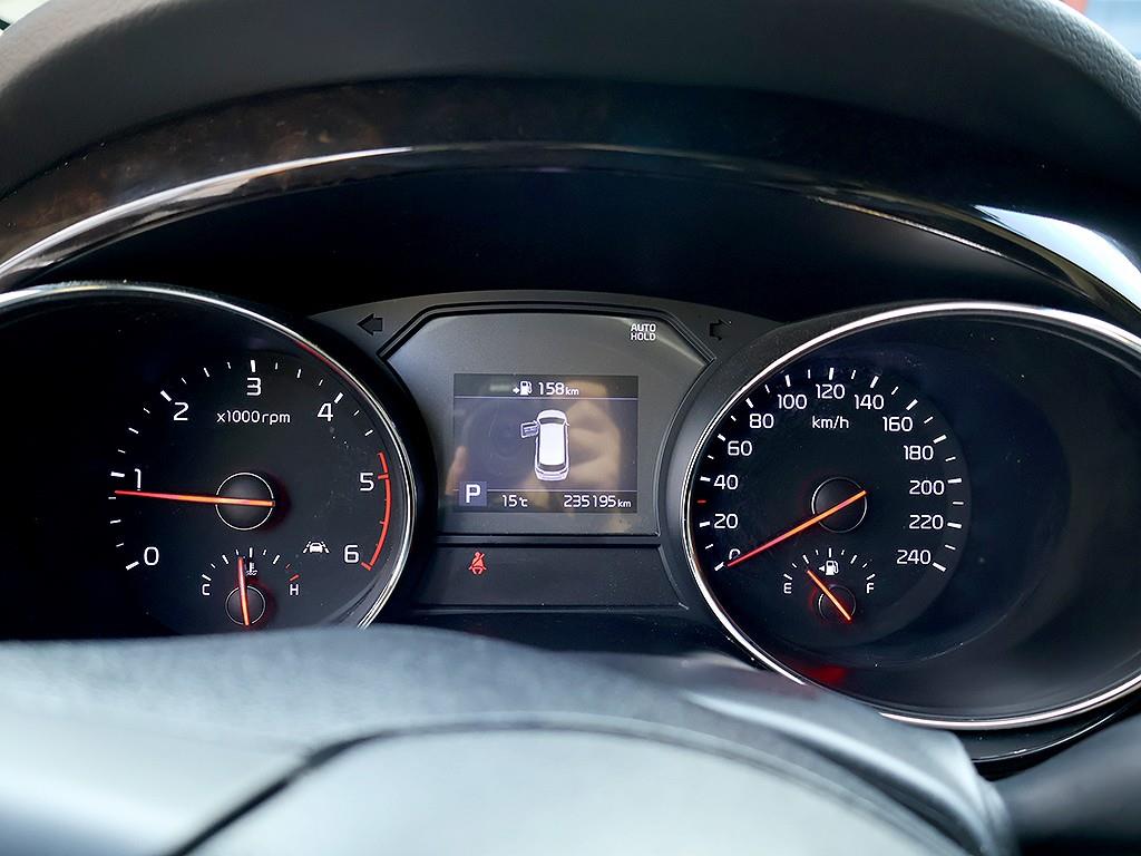 KIA Carnival - Vista 11