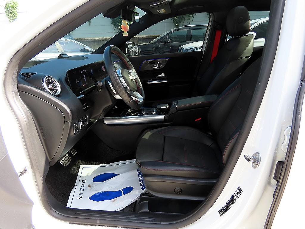 Mercedes Benz GLA Class - Vista 5