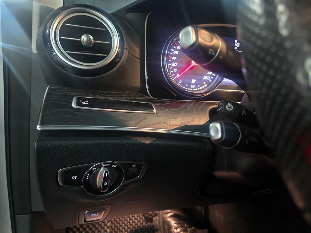 Mercedes Benz E class 2017 Plateado - Importación desde Corea - HF Imports Iquique - Foto 16