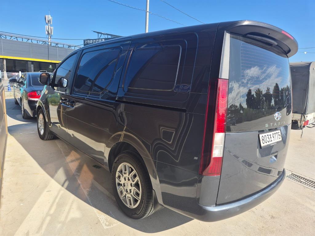 HYUNDAI Staria - Vista 2