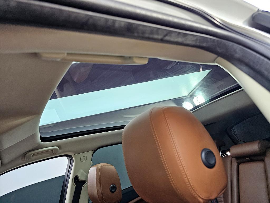 Land Rover Discovery Sports - Vista 12