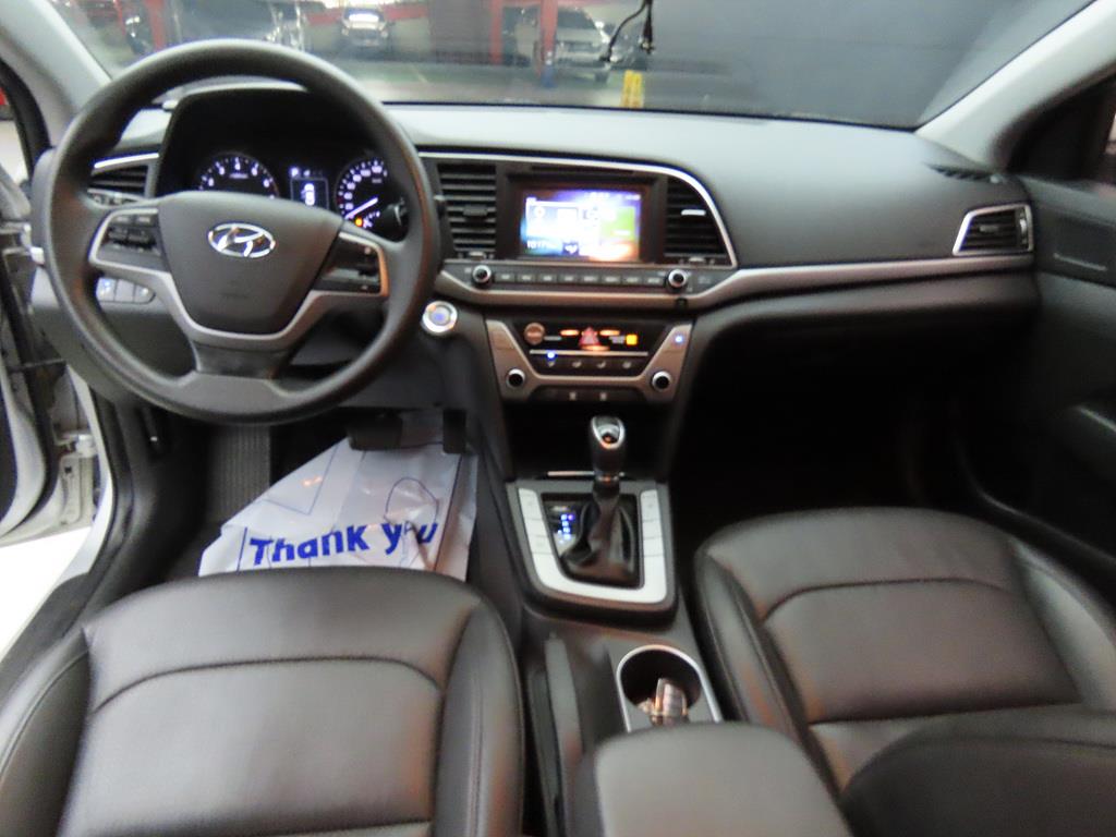 HYUNDAI Avante - Vista 7